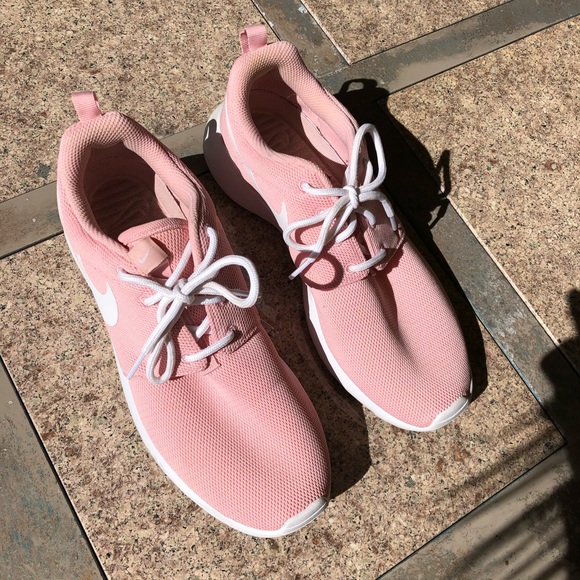 Pink Nike Roshe Shoes - Picture 2 of 7